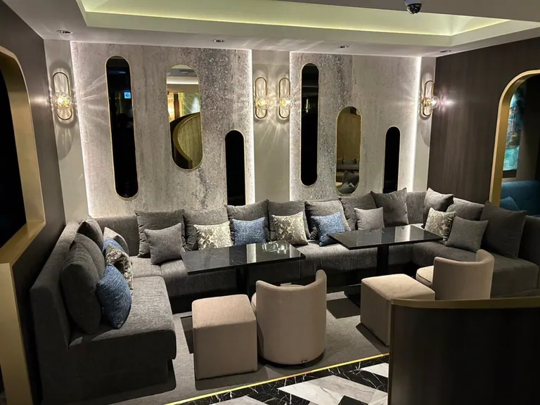 テミスの店内