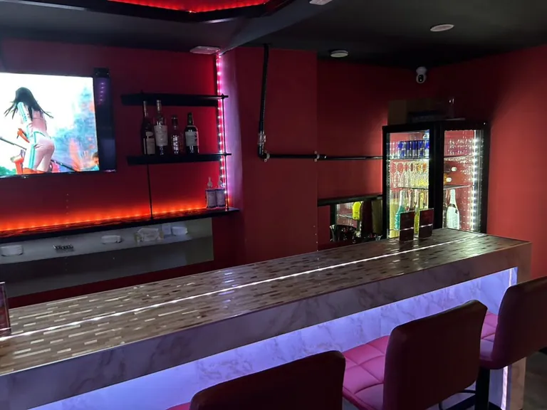 エグゼ （GIRL’S BAR EXE）の店内