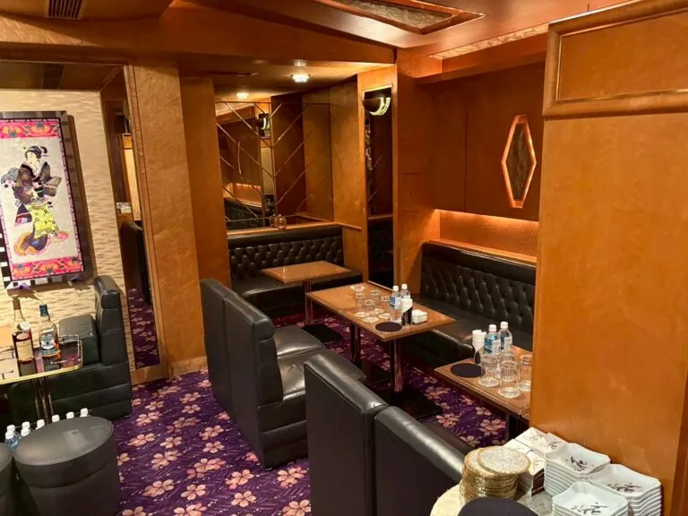 花ぐるま（ハナグルマ）の店内