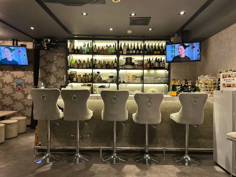 N （LOUNGE BAR エヌ）の店内