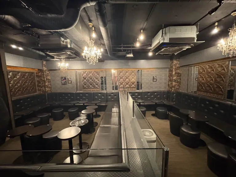 エム （美熟女M）の店内