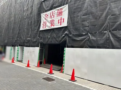 クラッシーへの道順 12／12：100メートルほど進むと右手に銀座クラッシーの入る「アスタープラザビル」があります。
