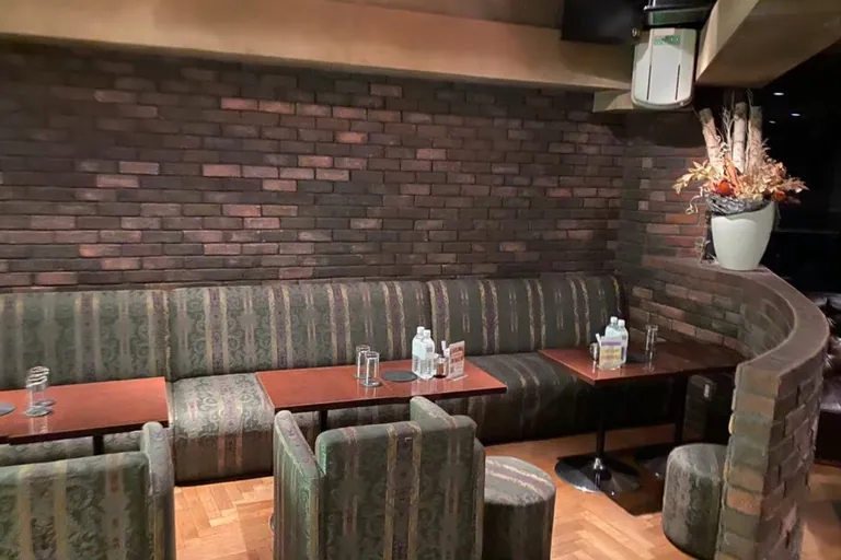 アネラ (ANELA)/旧ソムニオの店内