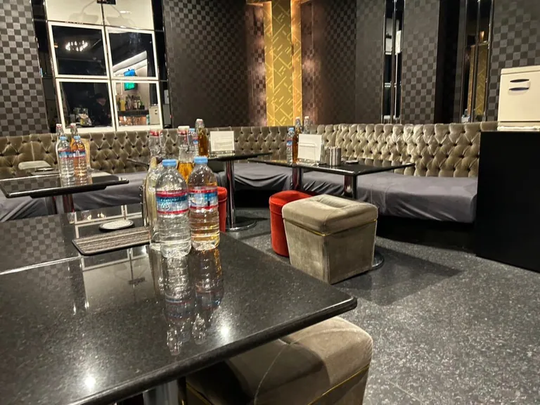 プラザの店内