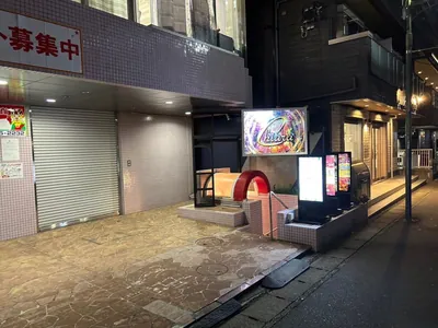 キアラへの道順 7／7：直進して少し進むと左手に橋本キアラがあります。