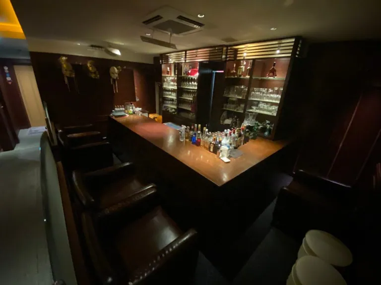 銀 （ギン）の店内