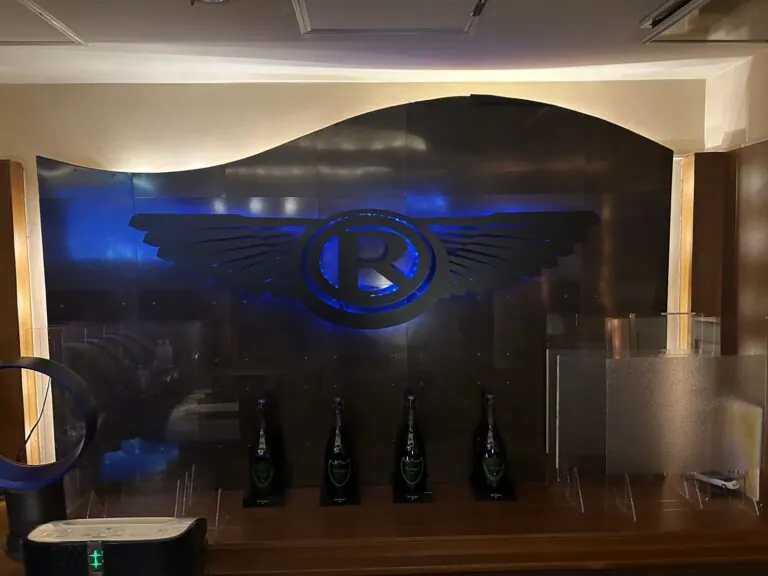 エルフィンの店内
