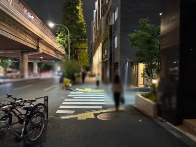 エイト （Ⅷ）への道順 6／15：二つ目の路地も越えて直進を続けます。