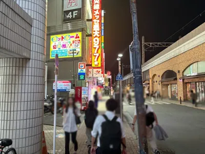 吉祥寺　スペーシアへの道順 5／9：一つ目の左手路地を越えて直進します。