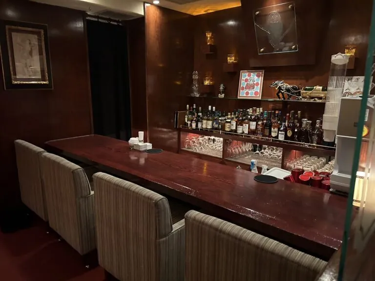 あやの店内
