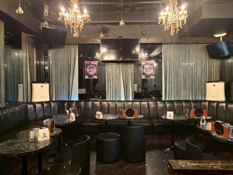 アルージュの店内