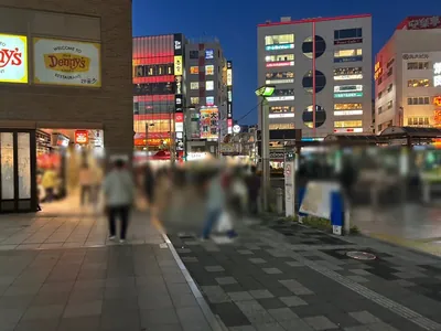 赤羽　フラワー （Girl’s Cafe FLOWER）への道順 2／12：駅を背にして左に進みます。