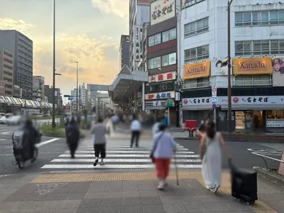 巣鴨　グランドキャニオンへの道順 3／5：一つ目の右手にある横断歩道を二つ渡ります。