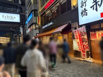 カナロアへの道順 2／8：出口を左手にして直進します。