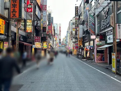 サキュバニートウキョウ （サキュ×バニーTOKYO）への道順 7／8：直進します。
