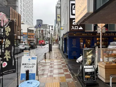 イチへの道順 10／12：右手三つ目の路地を右折します。