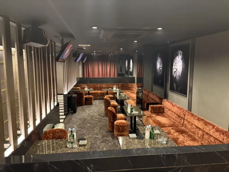 セバスチャンの店内