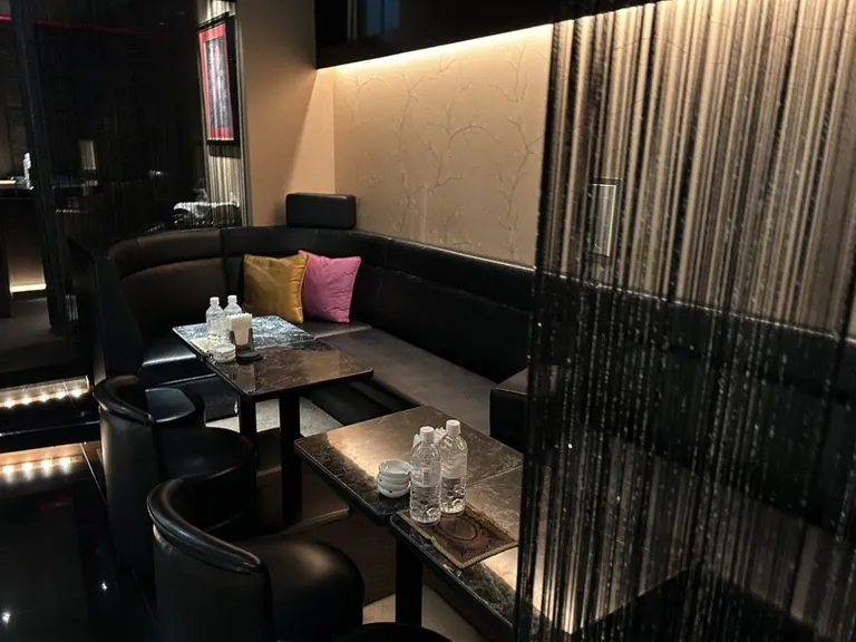 横浜クラブ (横濱倶楽部)の店内