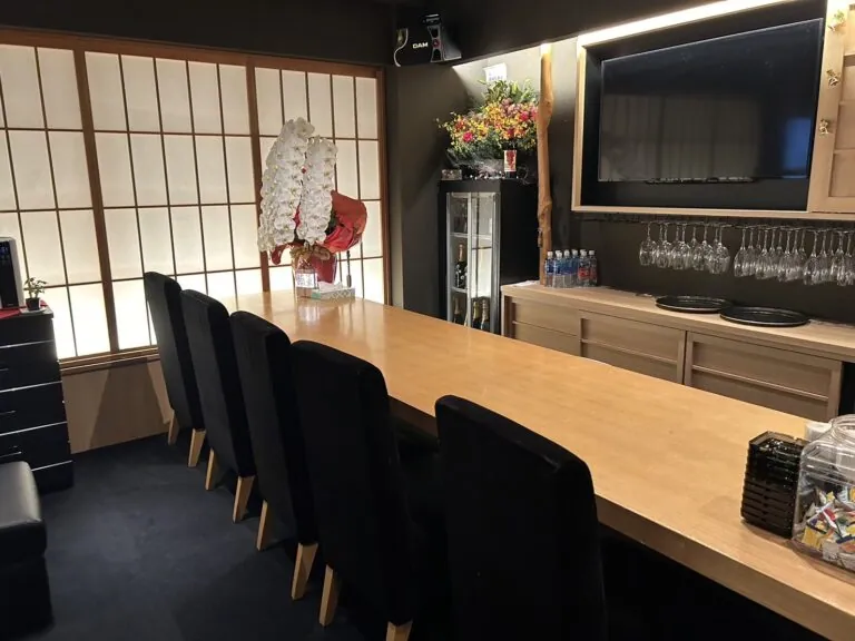 華れ （ハナレ）の店内