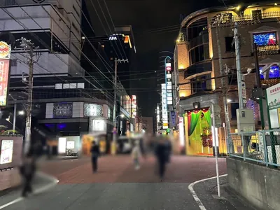 るーじゅ （ルージュ）への道順 15／17：三つ目の十字路を超えて直進します。