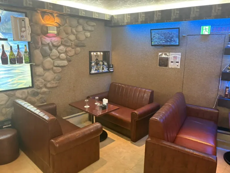 帝 （ミカド）の店内