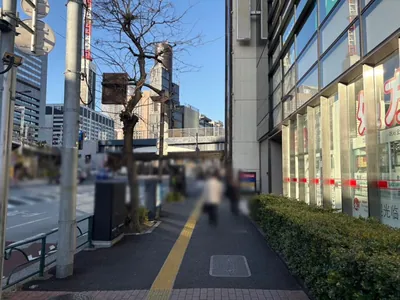 粋sui. （スイ）への道順 2／11：道路を左手に直進します。