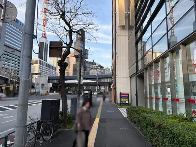 ジャングルエディションへの道順 2／6：道路を左手に直進します。