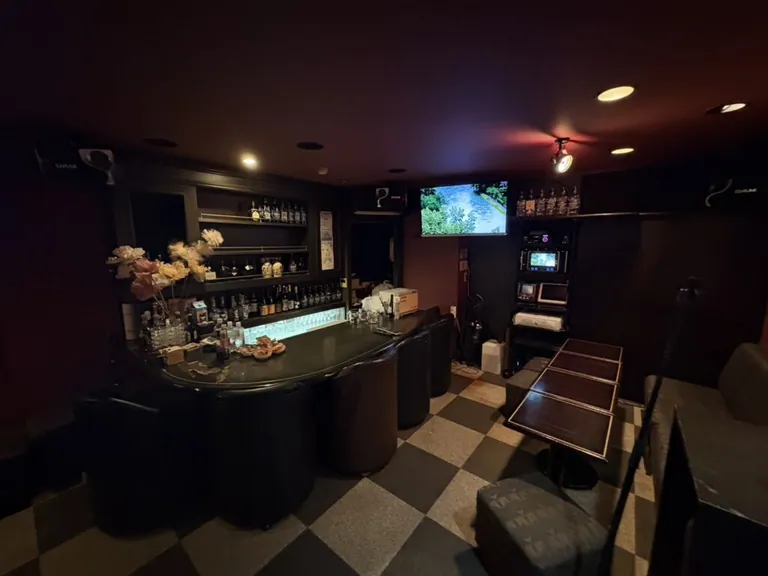 宝泉 （ホウセン）の店内