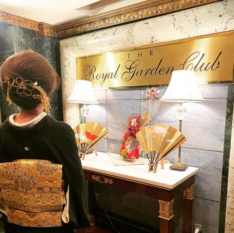 ロイヤルガーデンの店内