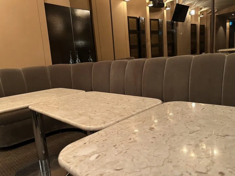 アナザームーンの店内