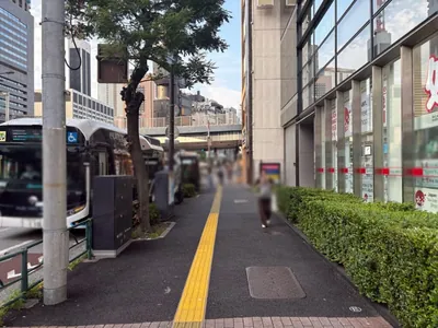 イッテンゴ （1・GO）への道順 2／8：道路を左手に直進します。
