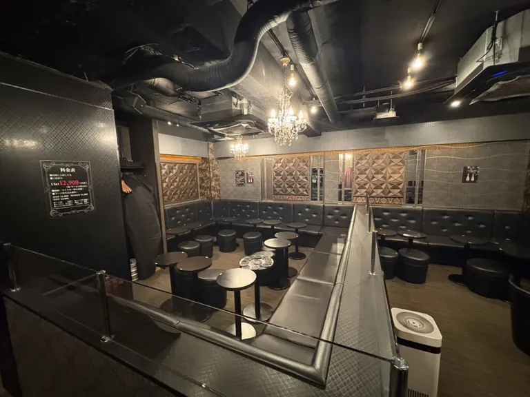 エム （美熟女M）の店内