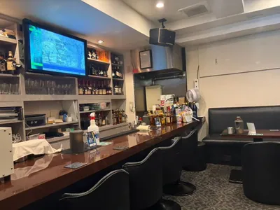カラットはなれの店内