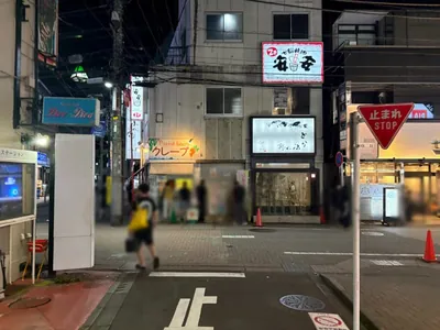 アジュールへの道順 5／6：突き当りを左折します。