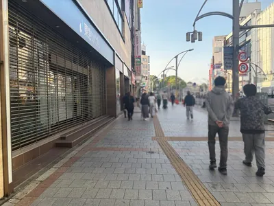 ルミナスへの道順 4／6：二つ目の左手路地も越えて直進します。