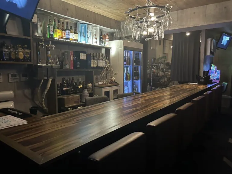 B4 （ビーフォー）の店内