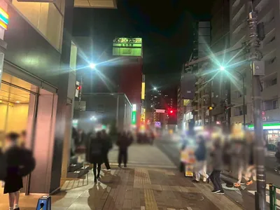 練馬　サボへの道順 6／7：一つ目の十字路の横断歩道を渡ります。