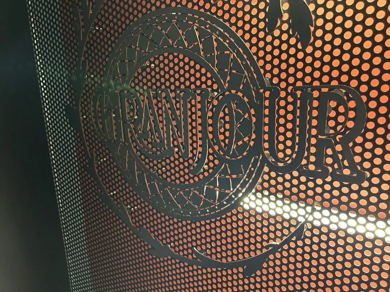 グランジュールの店内