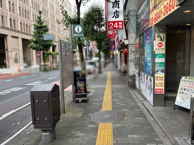 スイ （粋/SUI）昼への道順 9／12：横断歩道を渡ったら左折します。