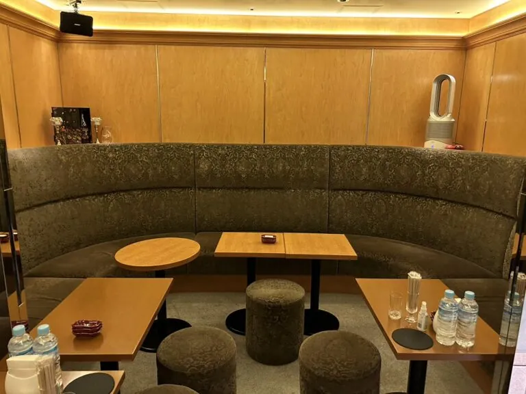 毛利 （もうり）の店内