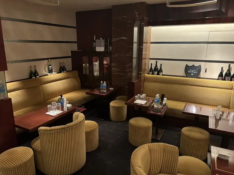 藍 （ラン）の店内