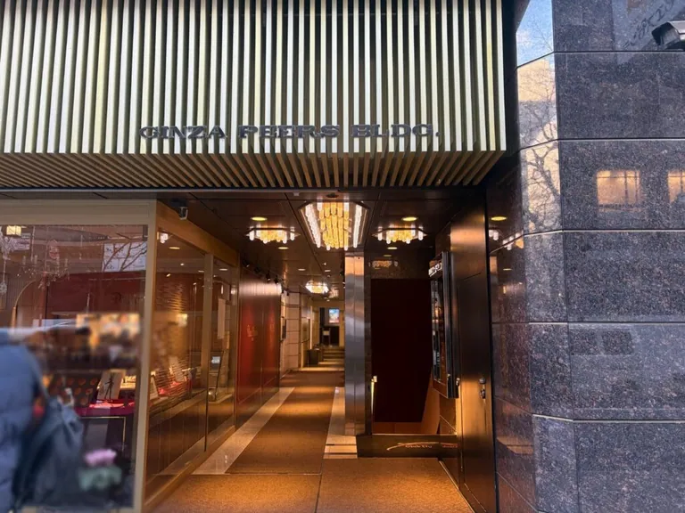 ゆり歌語 （ユリカゴ）の店内