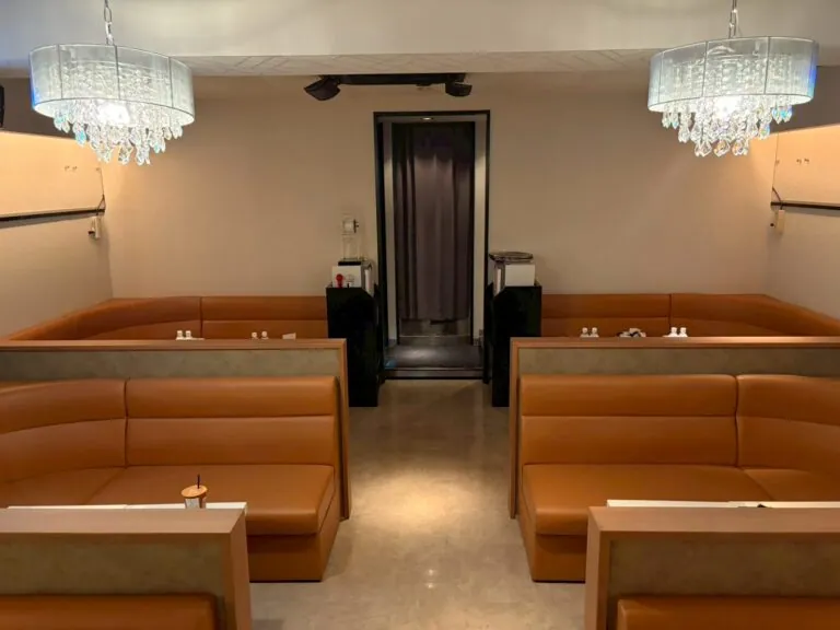 グランクラスの店内
