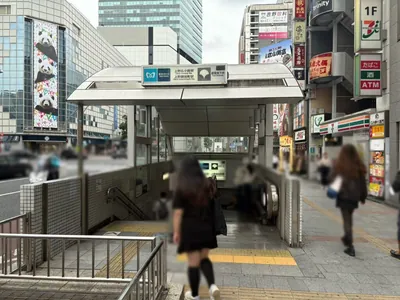 バニーラウンジB4への道順 1／8：「上野広小路駅」A3出口を出ます。