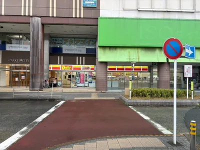 木更津　アリーナへの道順 4／13：突き当りを右折します。