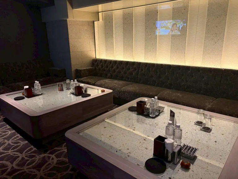 ブルジュの店内