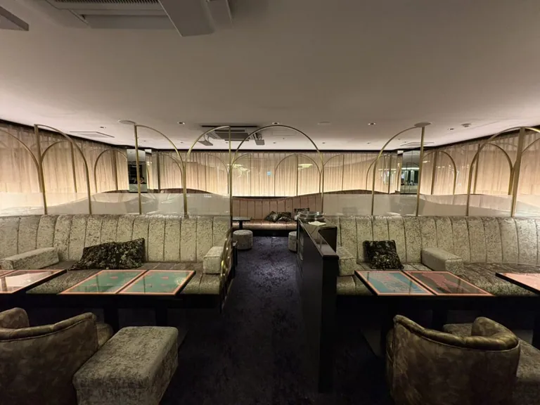 パピヨンの店内