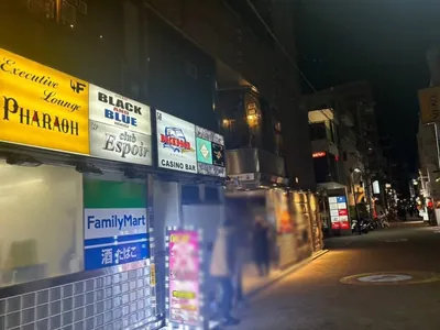 吉祥寺　ビーへの道順 5／5：左折して左手のビルに吉祥寺ビーが入ります。