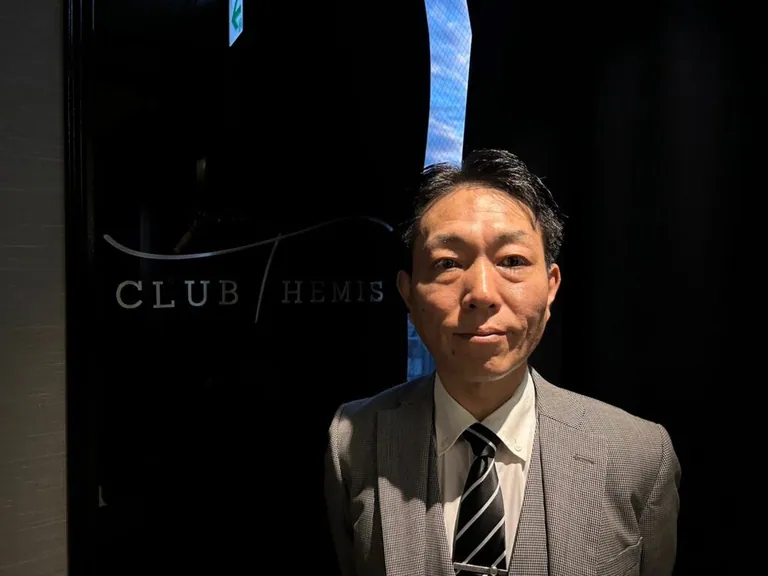 テミスの店内
