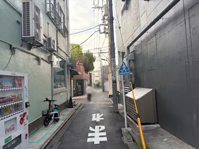 インクへの道順 8／9：直進します。